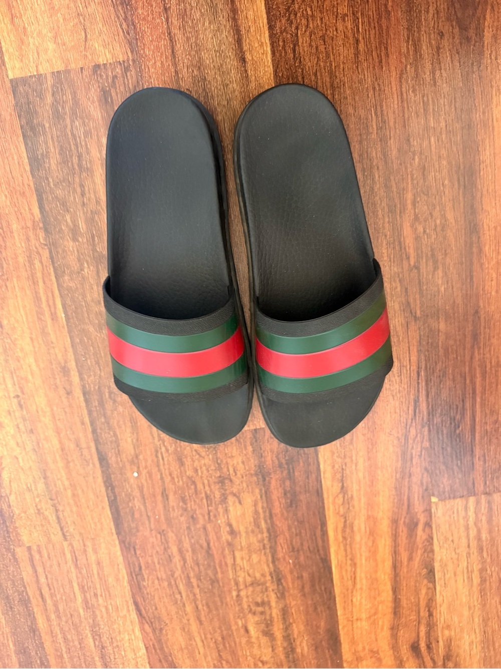 Black Men's Gucci Slide Sandals with Green and Red Stripes